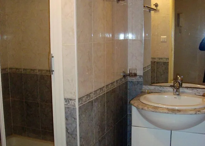 F2 Avec Terrasse, Clim, Parking, Animaux Ok - Amelie-les-bains - Fr-1-703-44 *